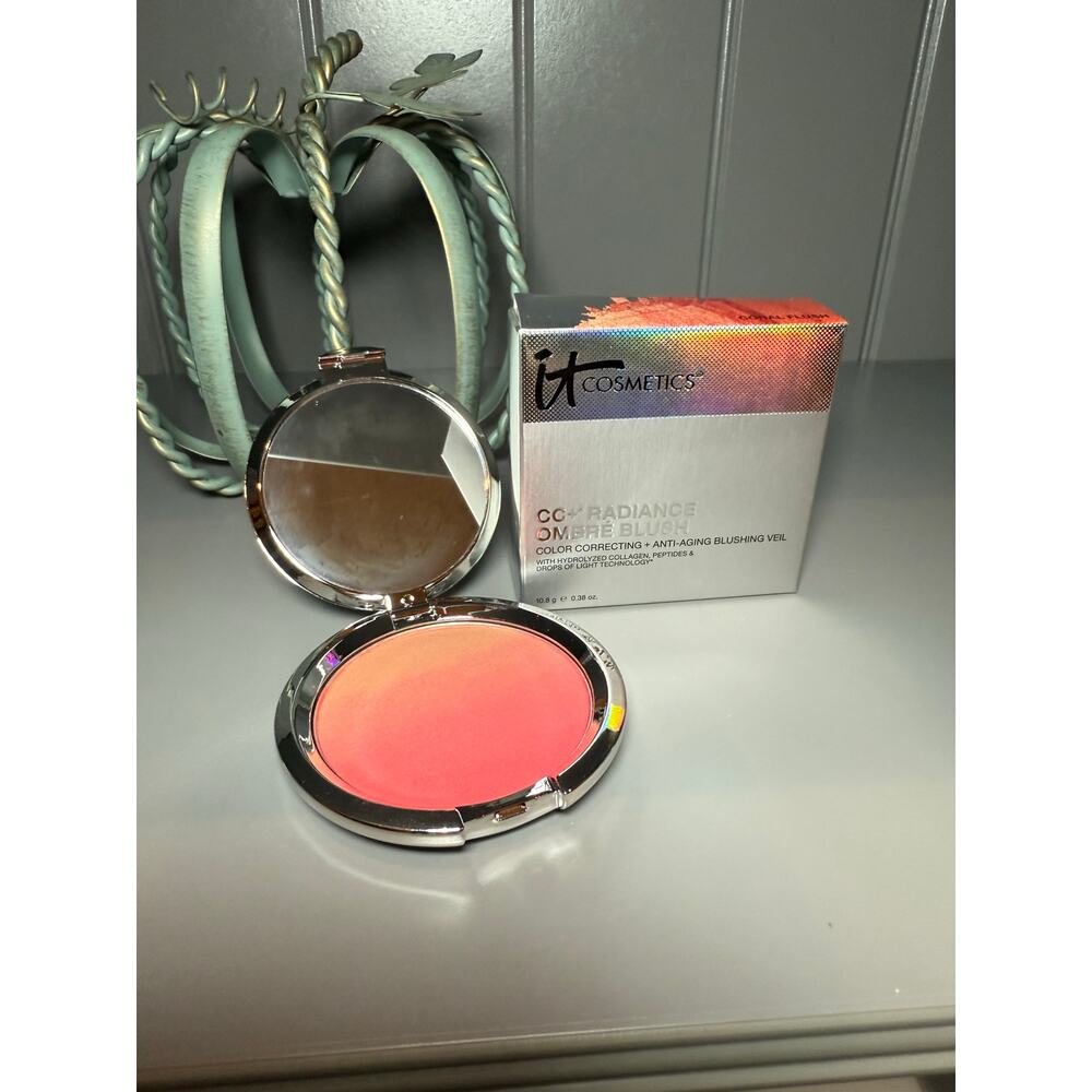 IT Cosmetics CC + Radiance Ombre‎ Blush - Coral Flush